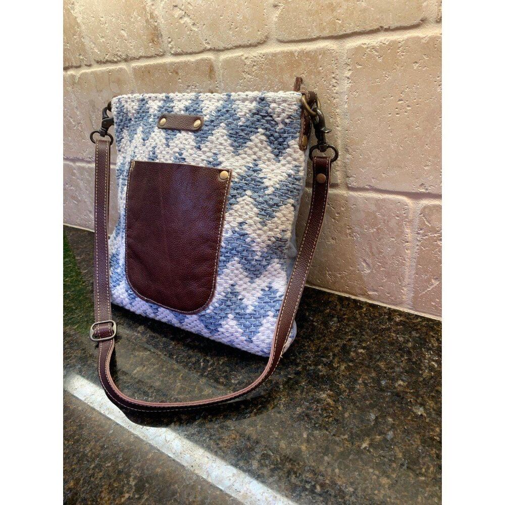 Myra Bag Women's Supple Shoulder Bag Like New - Picture 3 of 9